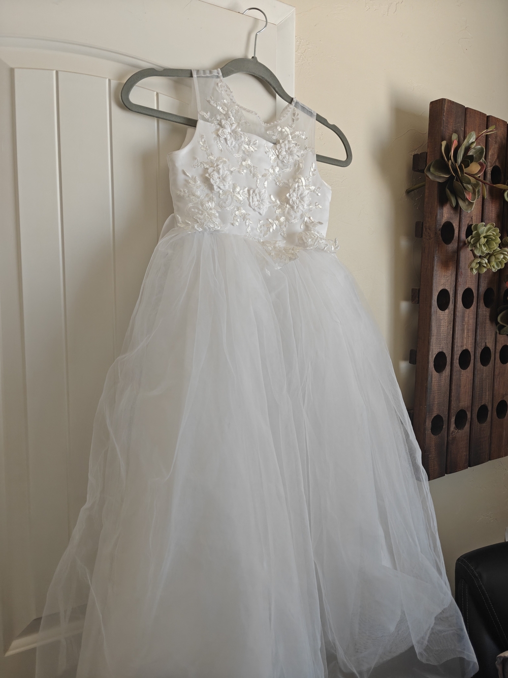 US Angels Flower Girl White Little Girl Formal Wedding - Size 6